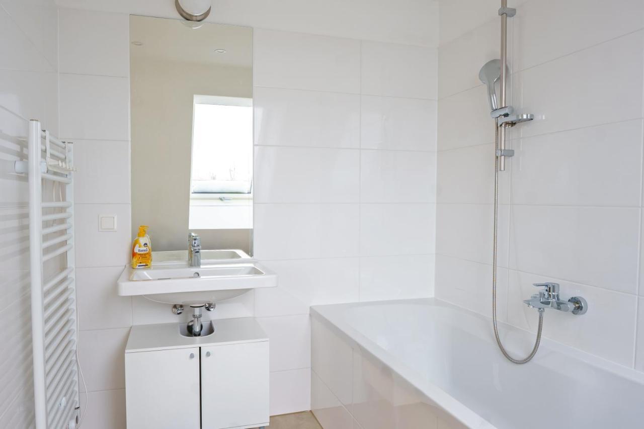 One-Bedroom Apartment,1349448889:JPEG