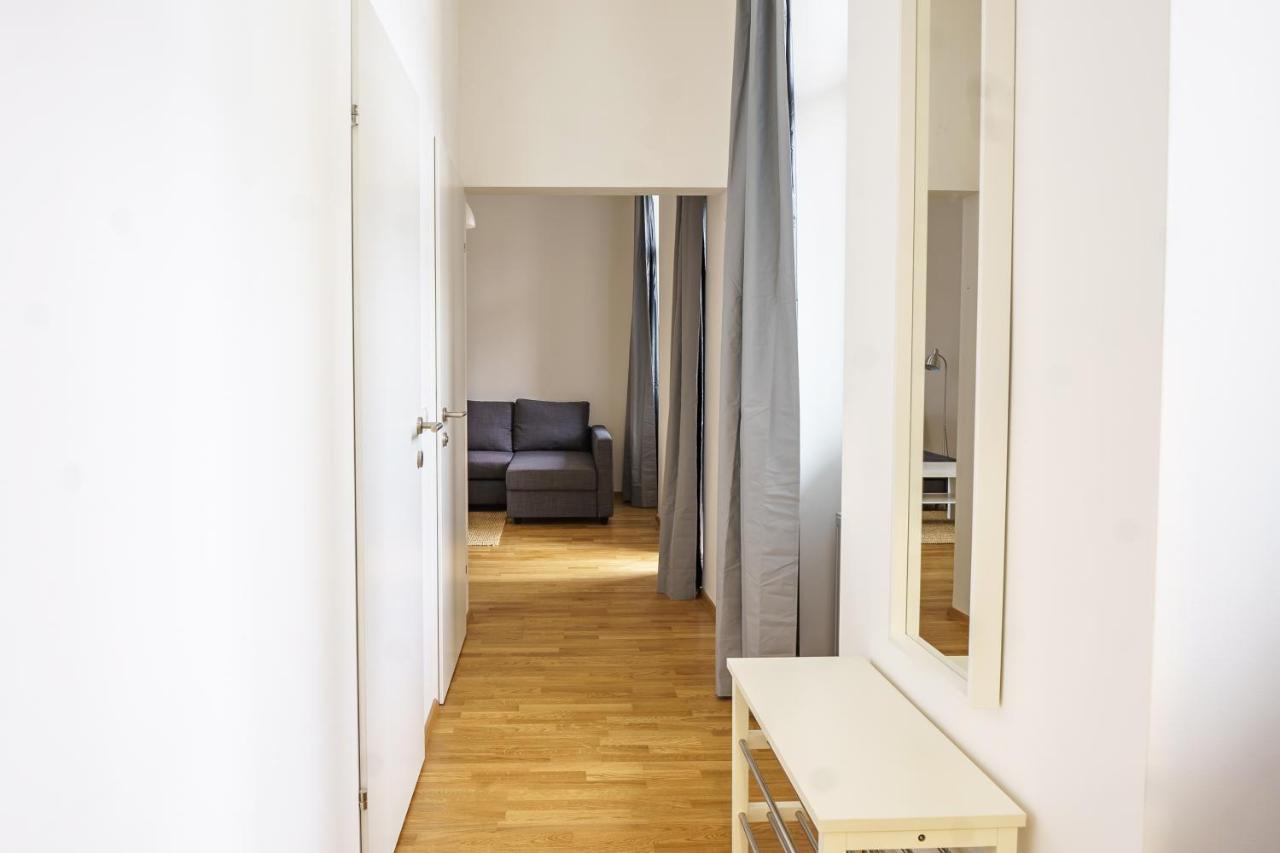One-Bedroom Apartment,1349449021:JPEG